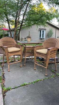 3 piece Patio Furniture Set - excellent condition .