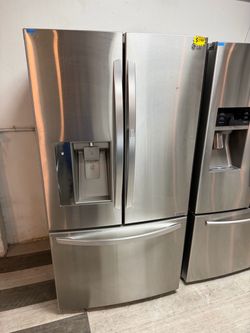 Lg French Door Bottom Freezer refrigerator