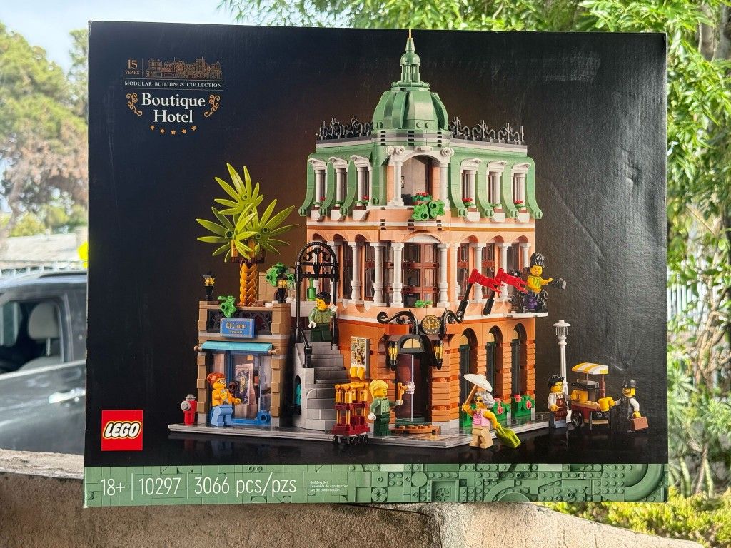 LEGO Boutique Hotel 10297 ~ BRAND NEW!