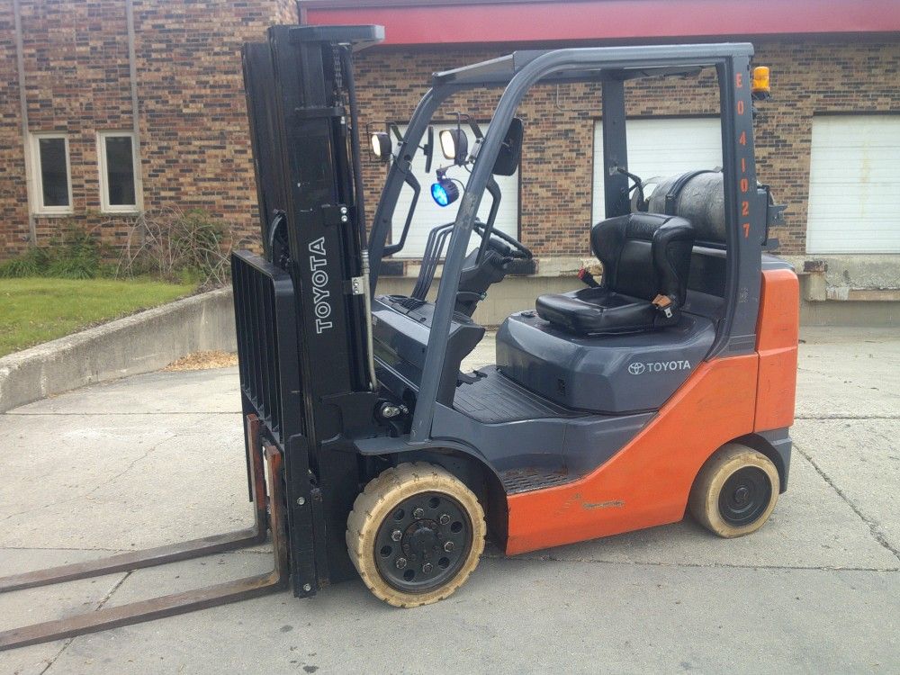 5000 LB. Capacity Toyota Cushion Forklift