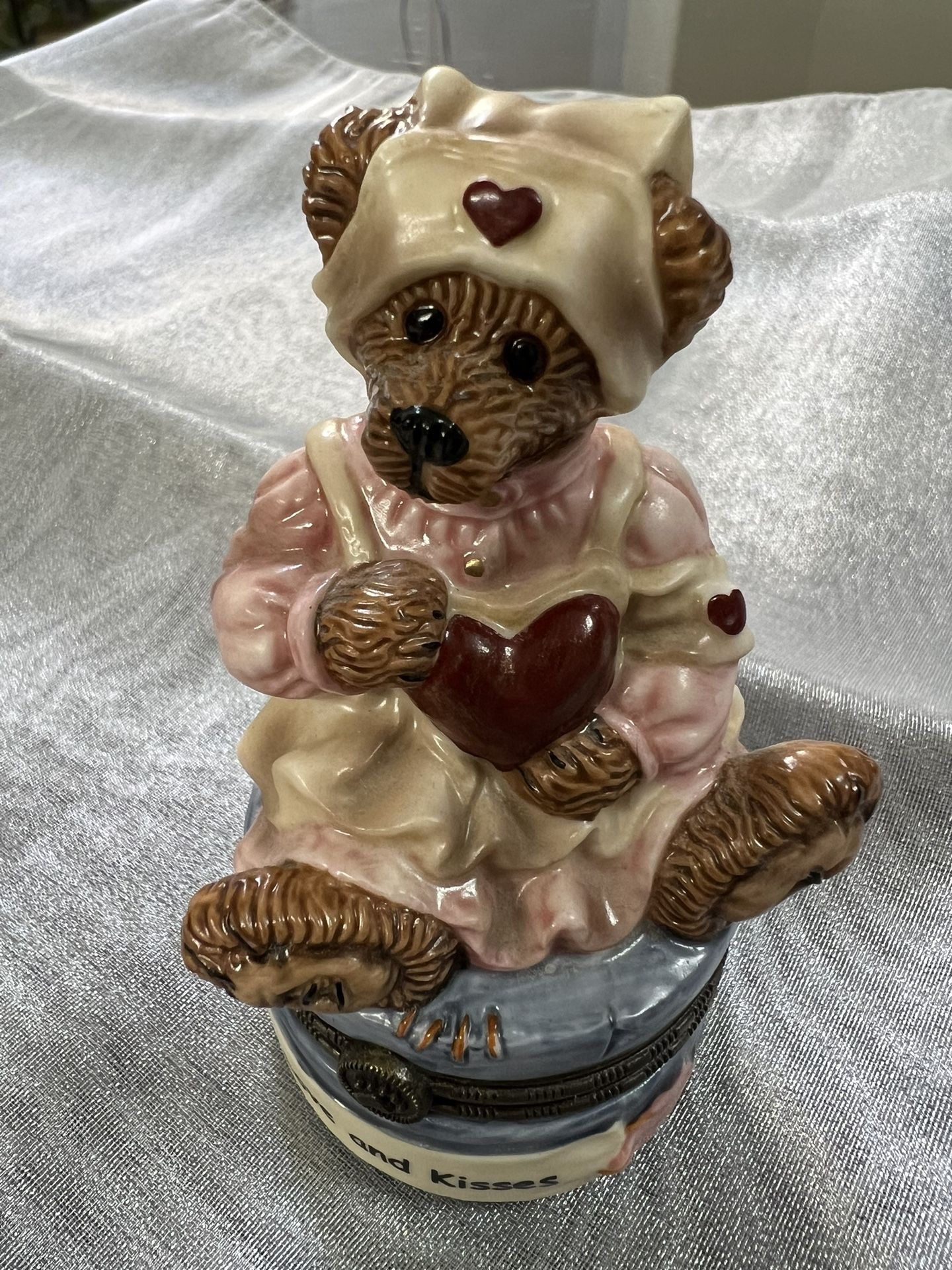 Boyd Bear Box Like New