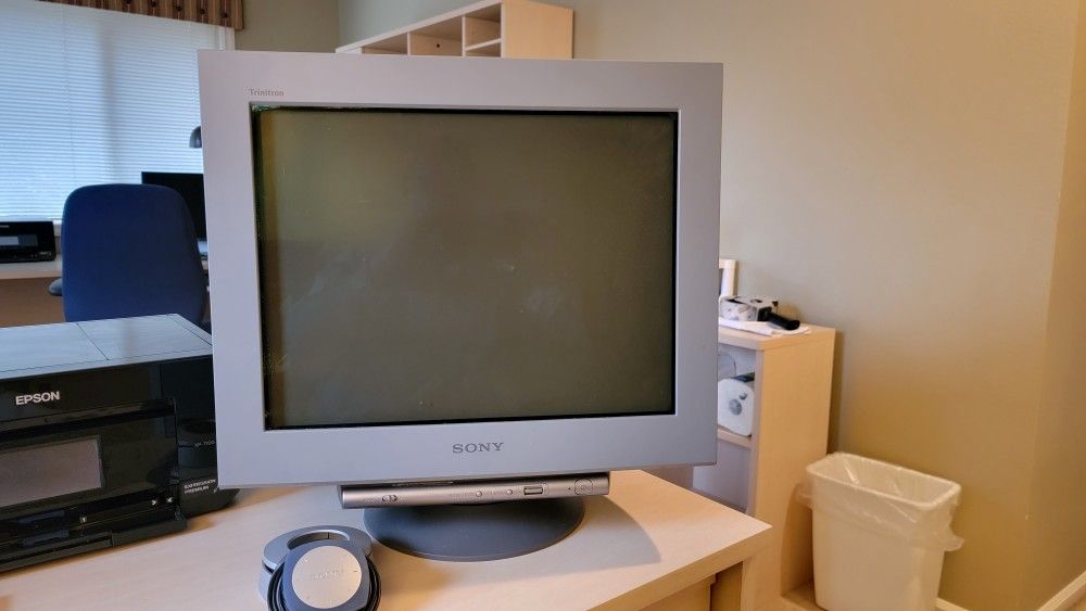 Sony 21 in CRT Graphics Monitor