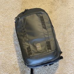 McKinnon Camera Pack 35L