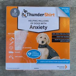 Thunder Shirt For Dogs. Great Condition. With Box. 