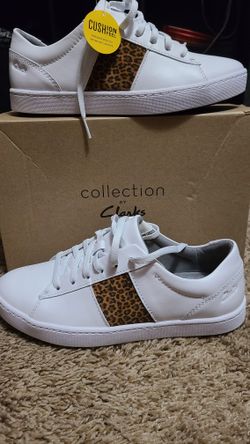 Women's Clark Sneakers. Brand New, Never Worn, Original Box Size 7