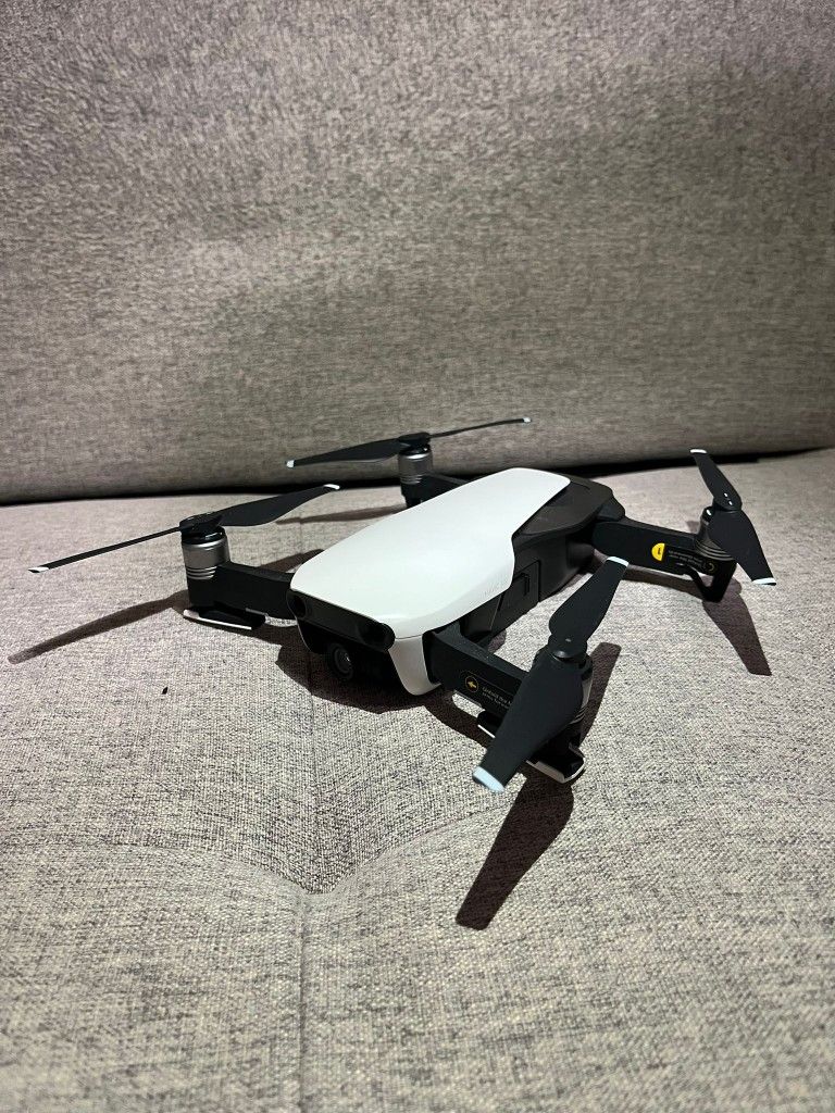 DJI Mavic Air Fly More Combo drone