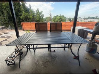 Patio table w/ chairs