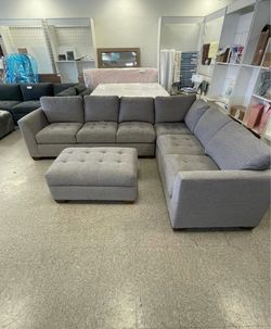 THOMASVILLE SECTIONAL COUCH