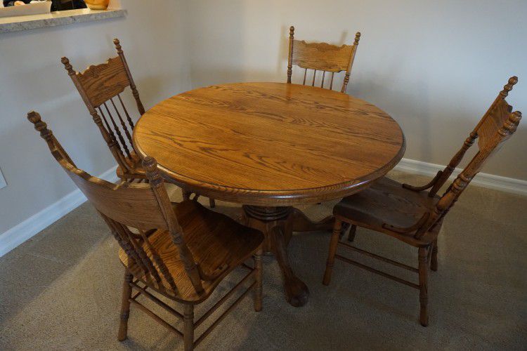 47 Inch Round Oak Dining Table With 4, Used Round Oak Dining Table And Chairs