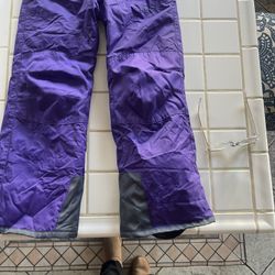 snow pants 