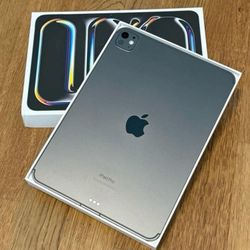 iPad Pro 11-Inch(M4), Ultra Retina XDR Display. 