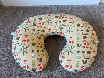 Nursing pillow boppy