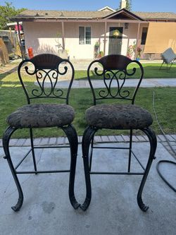 3 Bar Stools