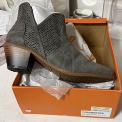 Rocket Dog Gray Ankle Boots