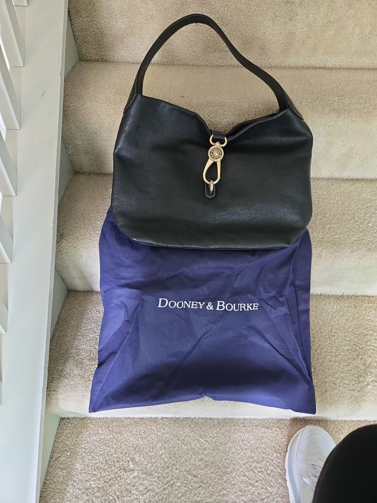 DOONEY & BROURKE BLACK PURSE