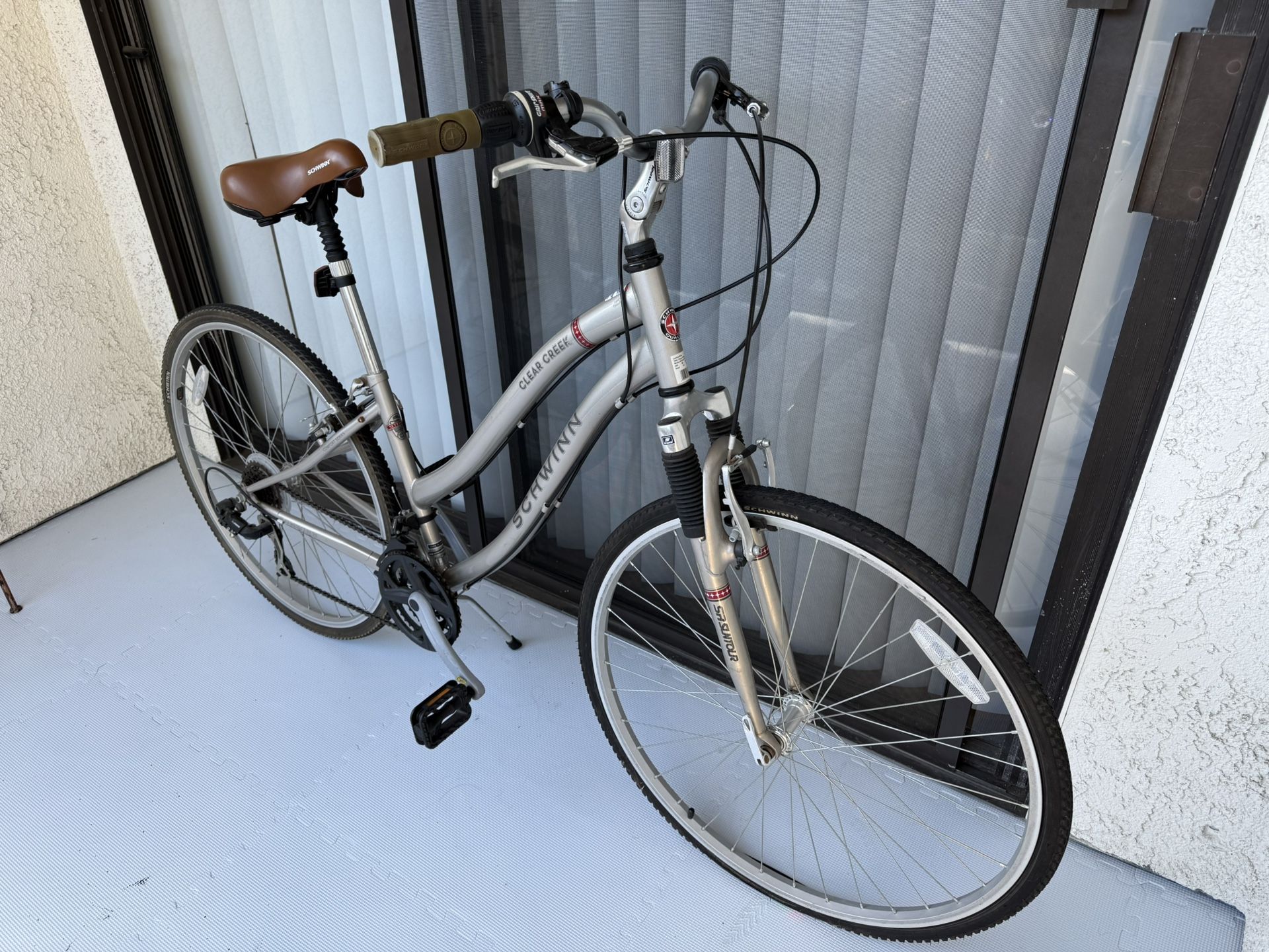 Schwinn Cruiser/Commuter Hybrid Bike
