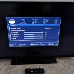 Insignia TV With Remote