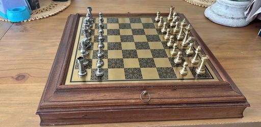 Italfama “The Game Keeper” Italian Metal Chess Set w/ Wooden Storage Board Made in Italy