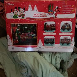 Disney MickeyMouse Holiday Express 36 Pc Series 2