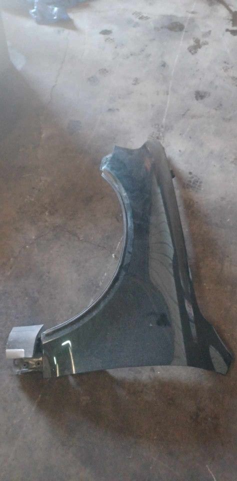 04 vw touareg left fender dark green