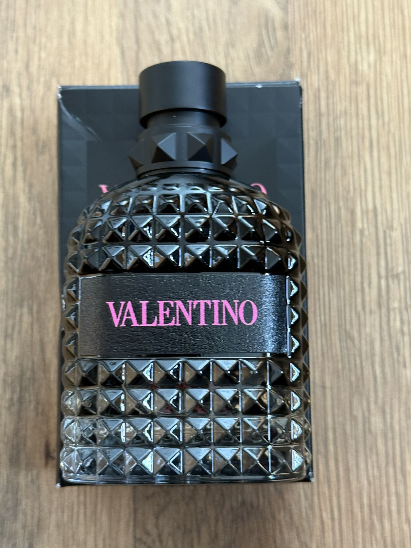 Valentino Uomo Born In Roma