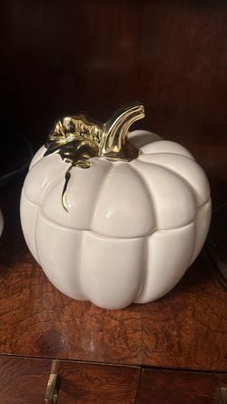 White Ceramic Pumpkin Lidded Jar