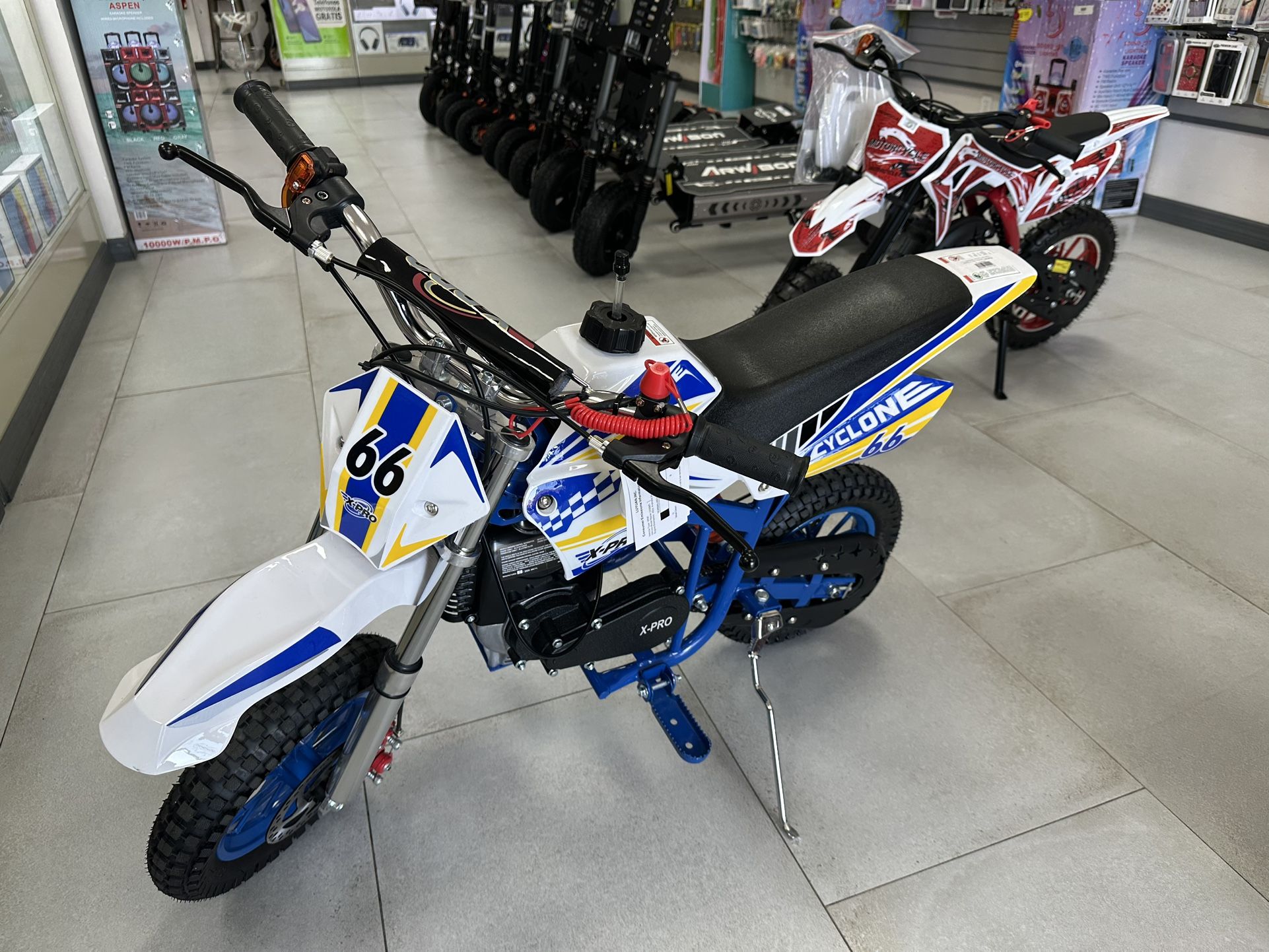 Kid’s 40CC Cyclone Mini Dirt Bike! Finance For $50 Down Payment!!