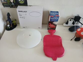 All New for Only 10 dollars!
Ikea ceiling Led light New and water bottle New.
Incredible deal