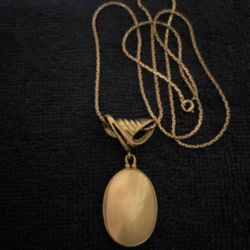 24” Vintage Sterling Silver Necklace And Mother Pearl Pendant 