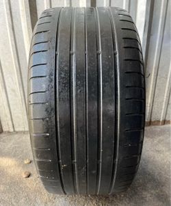 1 tire 265 40 19 Goodyear