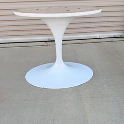 Rove Concepts Tulip Table Mid-Century Modern Pedestal Stand
