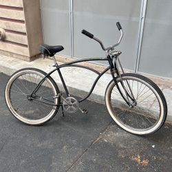 Vintage Schwinn Beach Cruiser