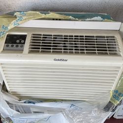 Works Great Gold Star Window AC/ Air Conditioner Unit