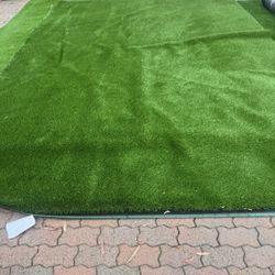 12x15 Piece Of Fake Grass Artificial Remnant Pet Turf Brand New 