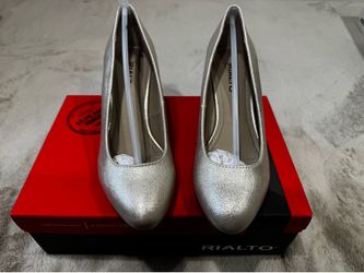 Rialto Coris Cream Metallic Wedge Heels - Women’s Size 6.5