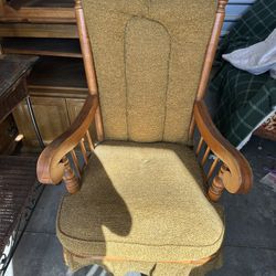 Vintage Swivel Rocker Good Condition 