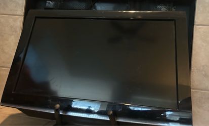 Toshiba LCD TV with Built-In DVD Player Gaming TV
