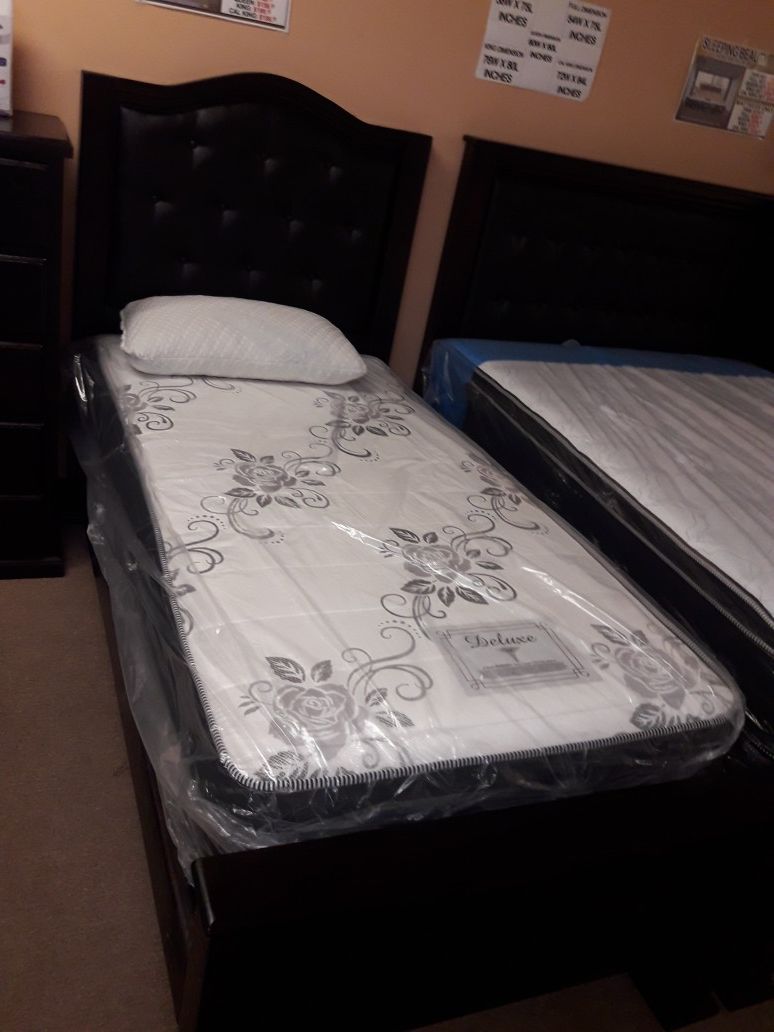 New twin deluxe mattress