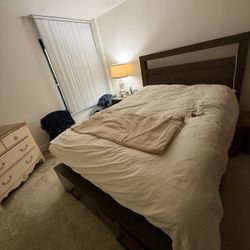 Queen Sized Bed with mattress 