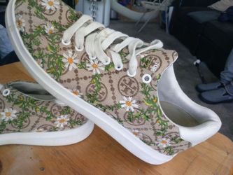 Tory Burc Size 7 1/2