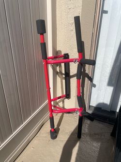 Doorway mount pull up bar