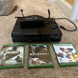 Xbox One Elite 1tb (3 games no controllers)