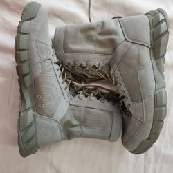 Like New Oakley LT Assault 2 Combat Boots Size 19