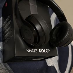 Black Beats Solo 3’s