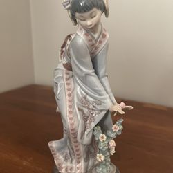 Lladro #1449 “Mayumi” A Work Of Art In Mint Condition!