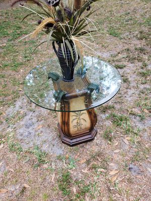 Photo Palm Tree Accent Glass Top Side/Center Table