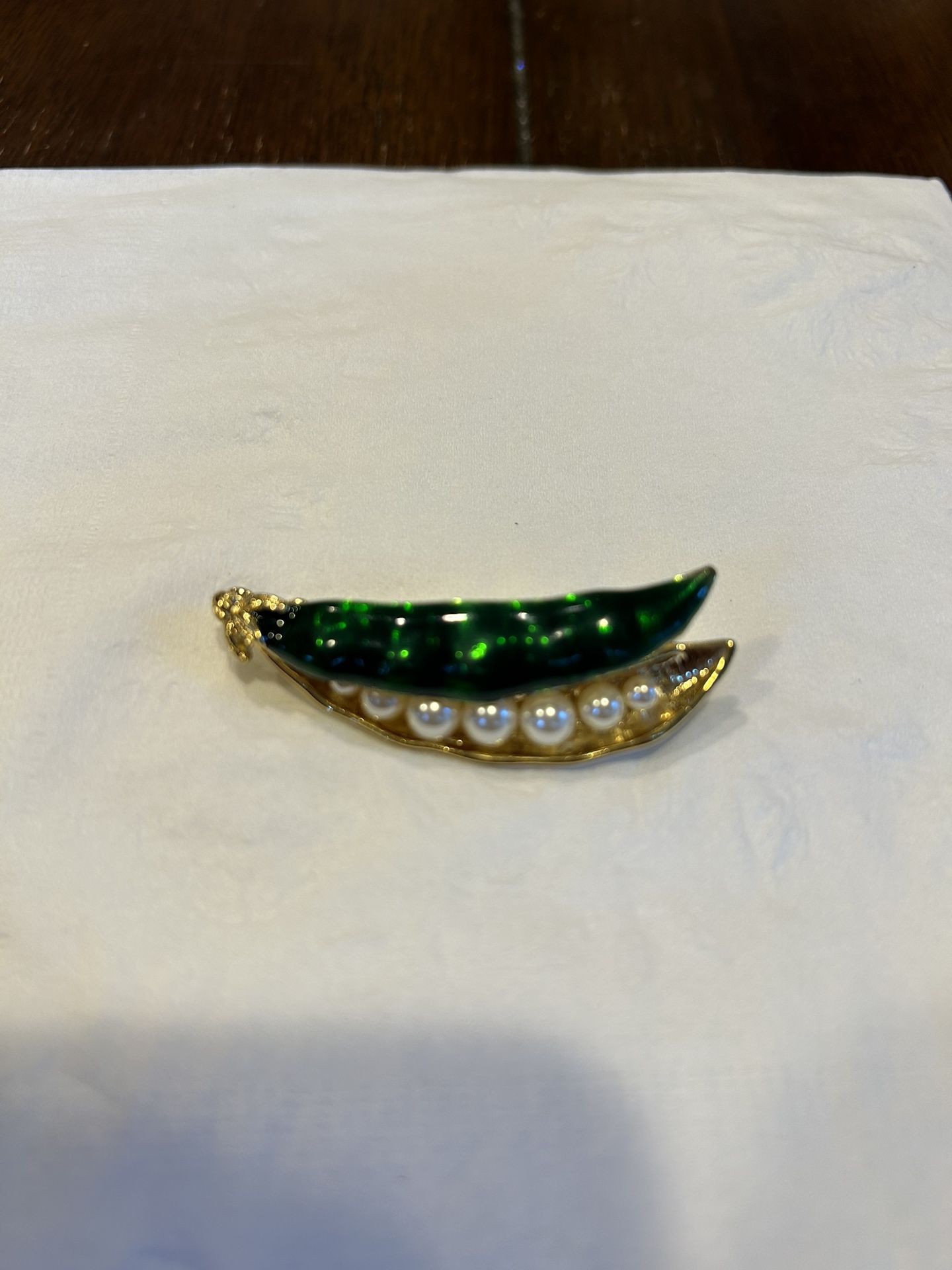 Vintage Gold Tone Green Pea Pod Enamel Brooch Pin w/Faux Pearls