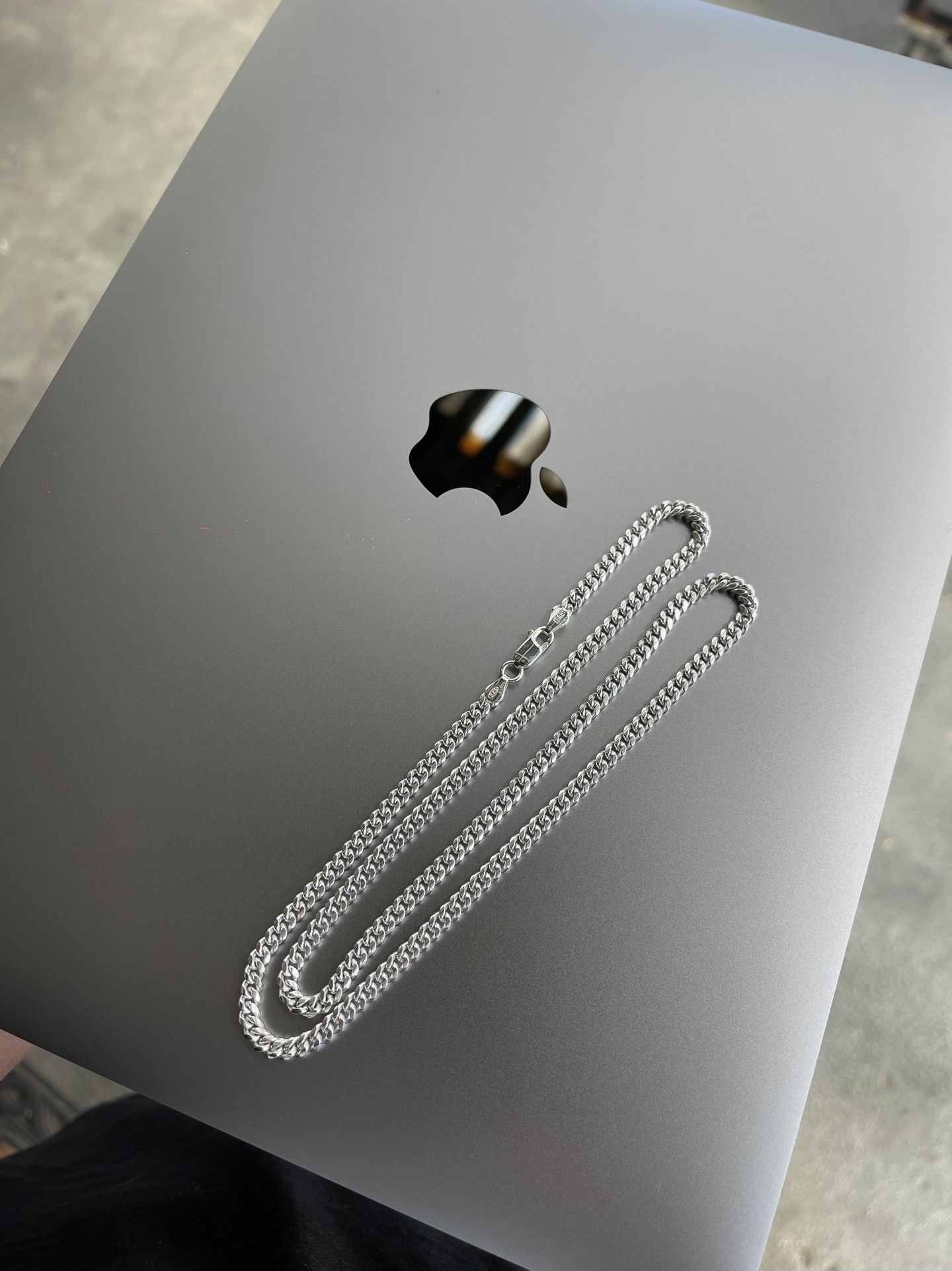 Silver Cuban Link Chain 22โ