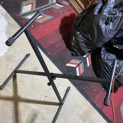 Piano Stand 