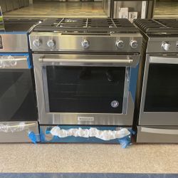 New Kitchen Aid Slide In Gas Range Five Burners‼️‼️